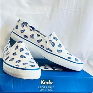 NWB Women's Double Decker Canvas Tossed Wave Size 7.5 M